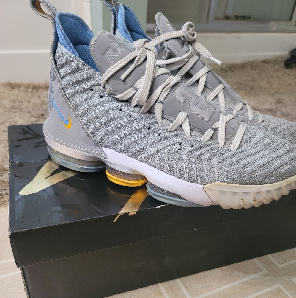 Nike LeBron